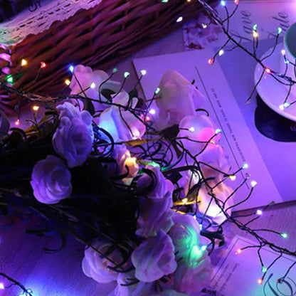 Luce decorativa LED USB in filo di rame 🎄💐🔋 Il filo di rame flessibile si piega in ogni forma, otto effetti luminosi, basso consumo, installabile ovunque per creare ambienti con atmosfera cinematografica nelle serate tranquille.
