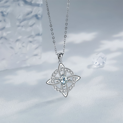 💎Collana con Ciondolo Scintillante per Donna | Nodo Celtico Simbolo di Amore Eterno 💞 | Zircone Cubico Scintillante ✨ | Catena Regolabile 45 + 5 cm 📏 | 12 Mesi e Colori 🎨