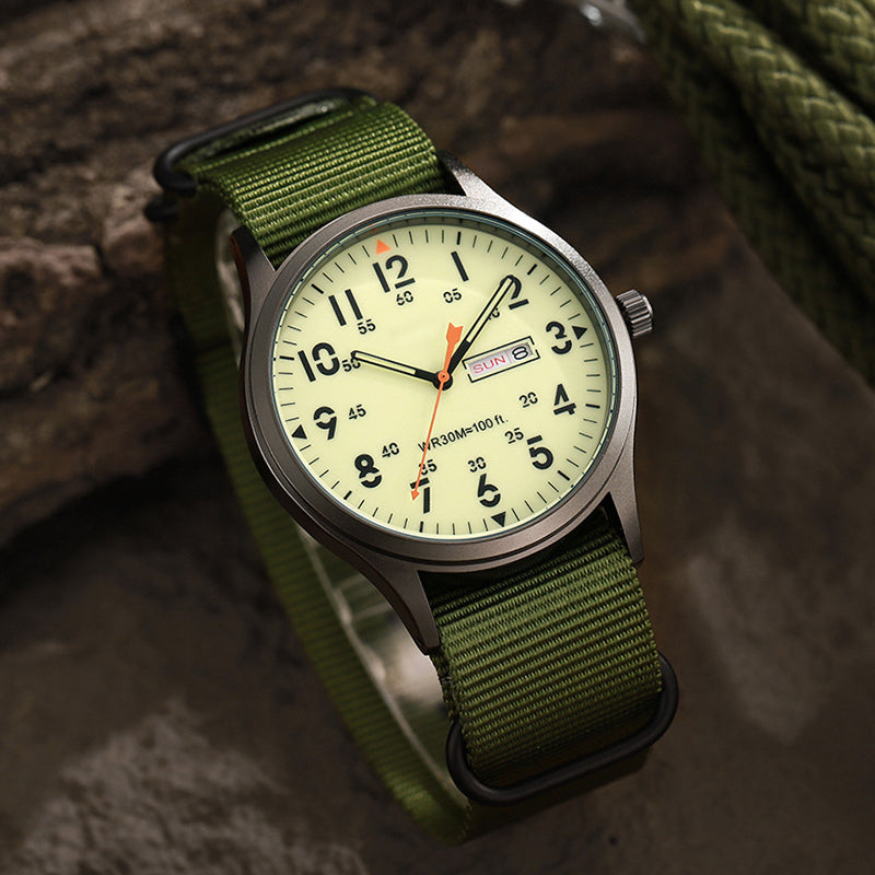 📢📢 SCONTO DEL 40% !! ⏰ Orologio al quarzo da uomo con display luminoso ⌚🌟✨