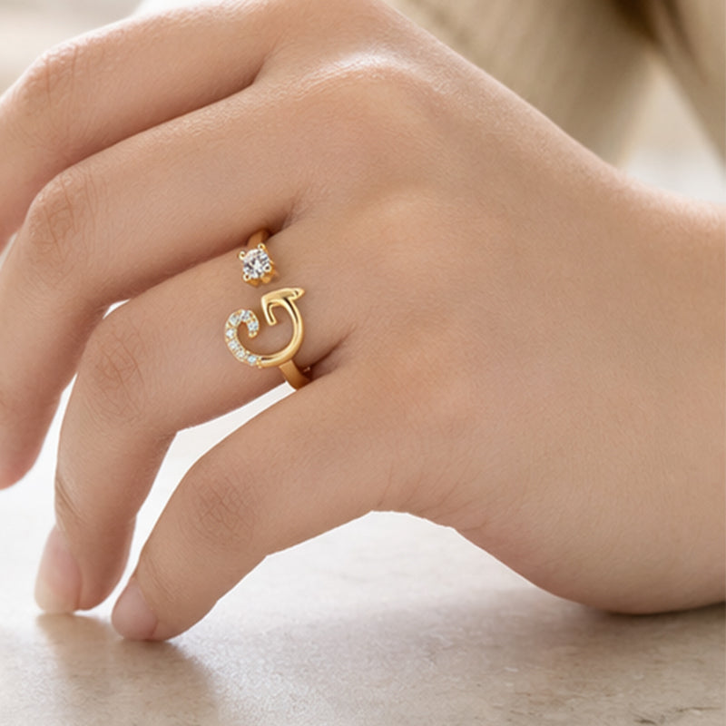 Anello regolabile con iniziale brillante per donna