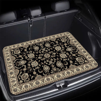 Tappeto da bagagliaio universale in velluto cristallo 🚗✨🧵 realizzato in velluto cristallo, con fondo a puntini e bordi a doppia cucitura, mantiene stabile il tappeto durante la guida e intrappola polvere e detriti per mantenere il bagagliaio ordinato.
