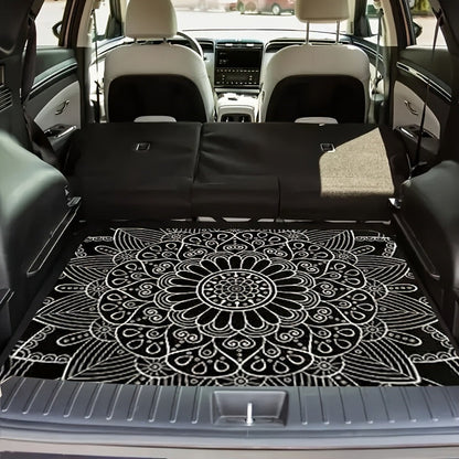 Tappeto da bagagliaio universale in velluto cristallo 🚗✨🧵 realizzato in velluto cristallo, con fondo a puntini e bordi a doppia cucitura, mantiene stabile il tappeto durante la guida e intrappola polvere e detriti per mantenere il bagagliaio ordinato.