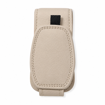 🔥 -50% Oggi: Supporto per Occhiali da Sole per Auto – Clip Magnetica in Pelle con Porta Biglietti e Carte. Tieni occhiali, biglietti e carte sempre a portata di mano.
