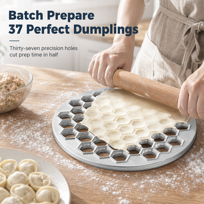 🥟 Stampo multicavità da 24,6 cm per ravioli, pratico per preparazioni familiari 👨‍👩‍👧‍👦Uso domestico｜🔢37 porzioni per volta｜🛠️Materiale resistente. 👨‍👩‍👧‍👦Soddisfa il fabbisogno di ravioli per pranzi e cene di famiglia.