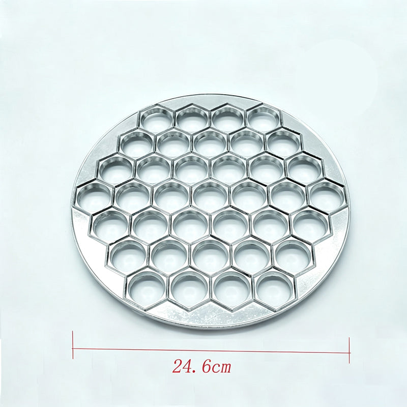 🥟 Stampo multicavità da 24,6 cm per ravioli, pratico per preparazioni familiari 👨‍👩‍👧‍👦Uso domestico｜🔢37 porzioni per volta｜🛠️Materiale resistente. 👨‍👩‍👧‍👦Soddisfa il fabbisogno di ravioli per pranzi e cene di famiglia.