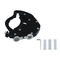 Supporto Meccanico Acceleratore Moto🏍️⚖️🔧 Dispositivo nero 73×38 mm, 147g, crea attrito sulla manopola per ridurre la tensione del polso su strade dritte, con sgancio istantaneo in qualsiasi momento.