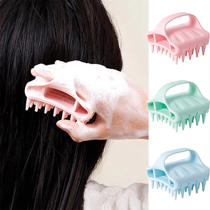 Spazzola massaggiante per cuoio capelluto 🛁🧴💧 Punte silicone flessibili, uso bagnato/asciutto, impugnatura antiscivolo. Massaggia dolcemente, rimuove impurità senza graffiare cute o danneggiare unghie.