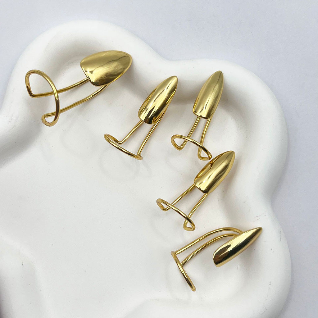 Armatura per Unghie in Metallo ✨🔧💅 Senza colla, si indossa e si rimuove all’istante, struttura metallica regolabile, la finitura lucida dona eleganza senza impacciarti mentre cucini, pulisci o vai in bagno.