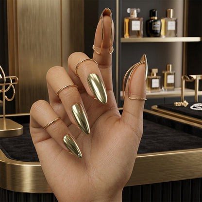 Armatura per Unghie in Metallo ✨🔧💅 Senza colla, si indossa e si rimuove all’istante, struttura metallica regolabile, la finitura lucida dona eleganza senza impacciarti mentre cucini, pulisci o vai in bagno.